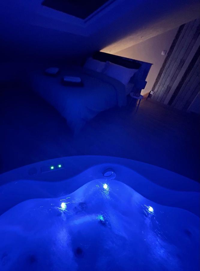 Le Nid d'Amour 2pers / wifi / sauna Houssen Exterior foto