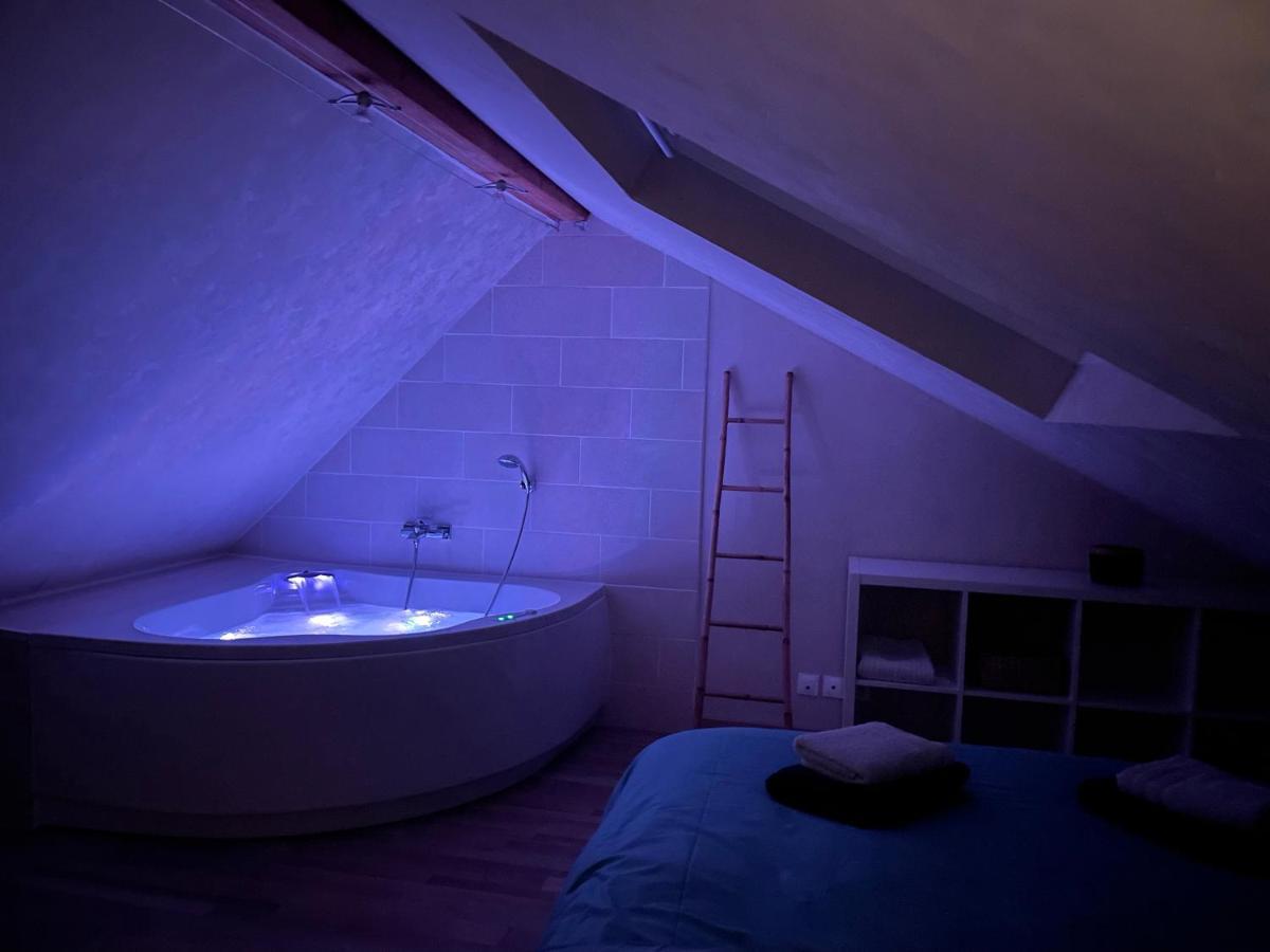 Le Nid d'Amour 2pers / wifi / sauna Houssen Exterior foto