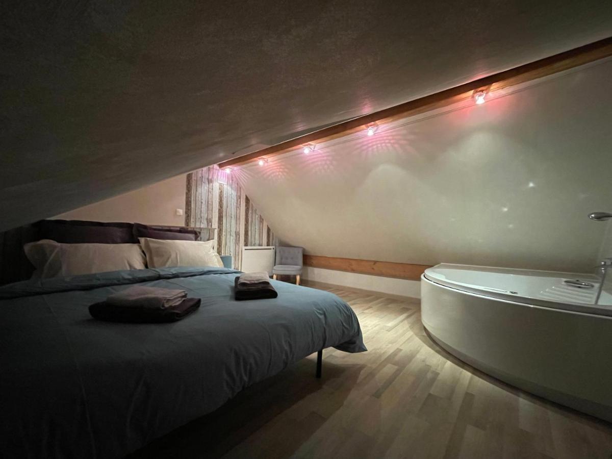 Le Nid d'Amour 2pers / wifi / sauna Houssen Exterior foto